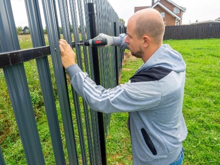 DIY vs. Professional Fence Installation What's Right for You?